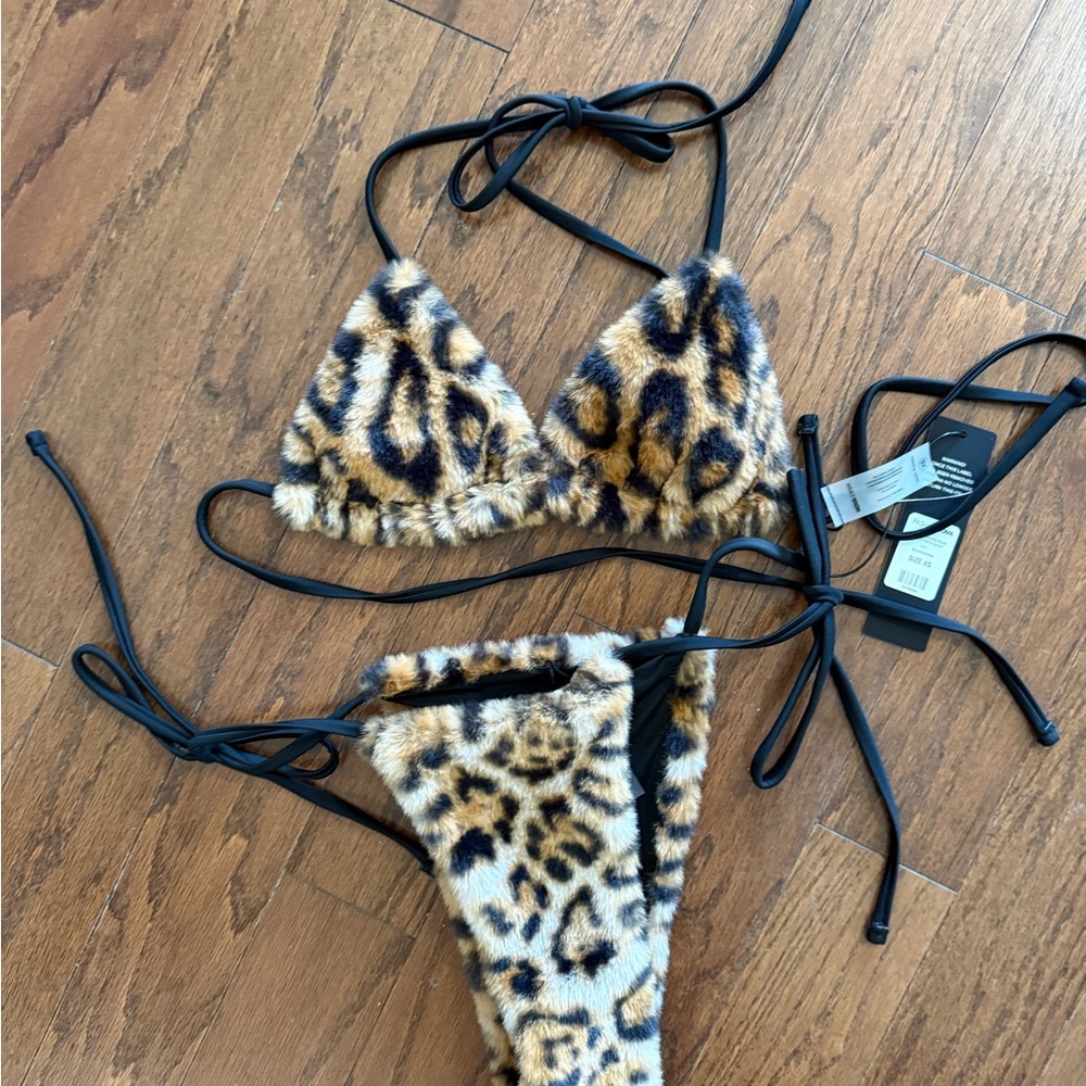 NWT Fashion Nova Leopard Faux Fur Bikini - XS - Picture 2 of 5
